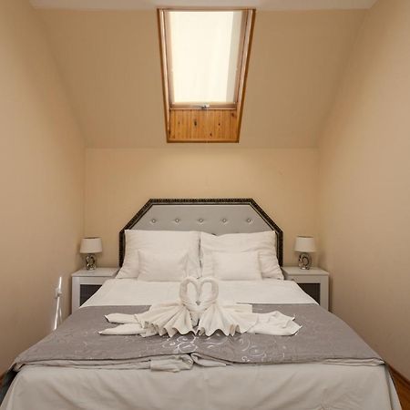 Illes Hotel Szeged Ngoại thất bức ảnh