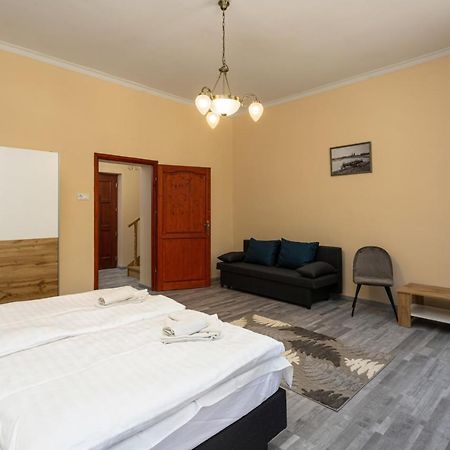 Illes Hotel Szeged Ngoại thất bức ảnh