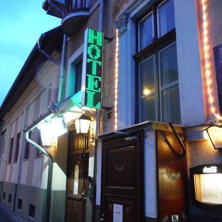 Illes Hotel Szeged Ngoại thất bức ảnh