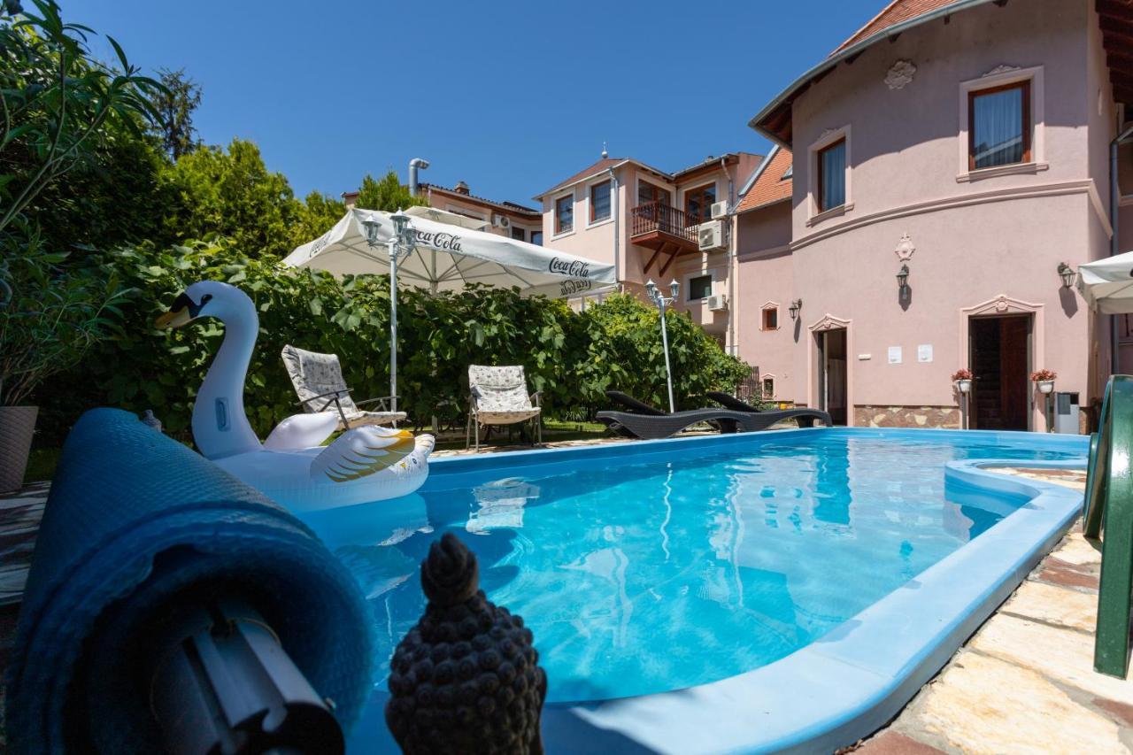 Illes Hotel Szeged Ngoại thất bức ảnh
