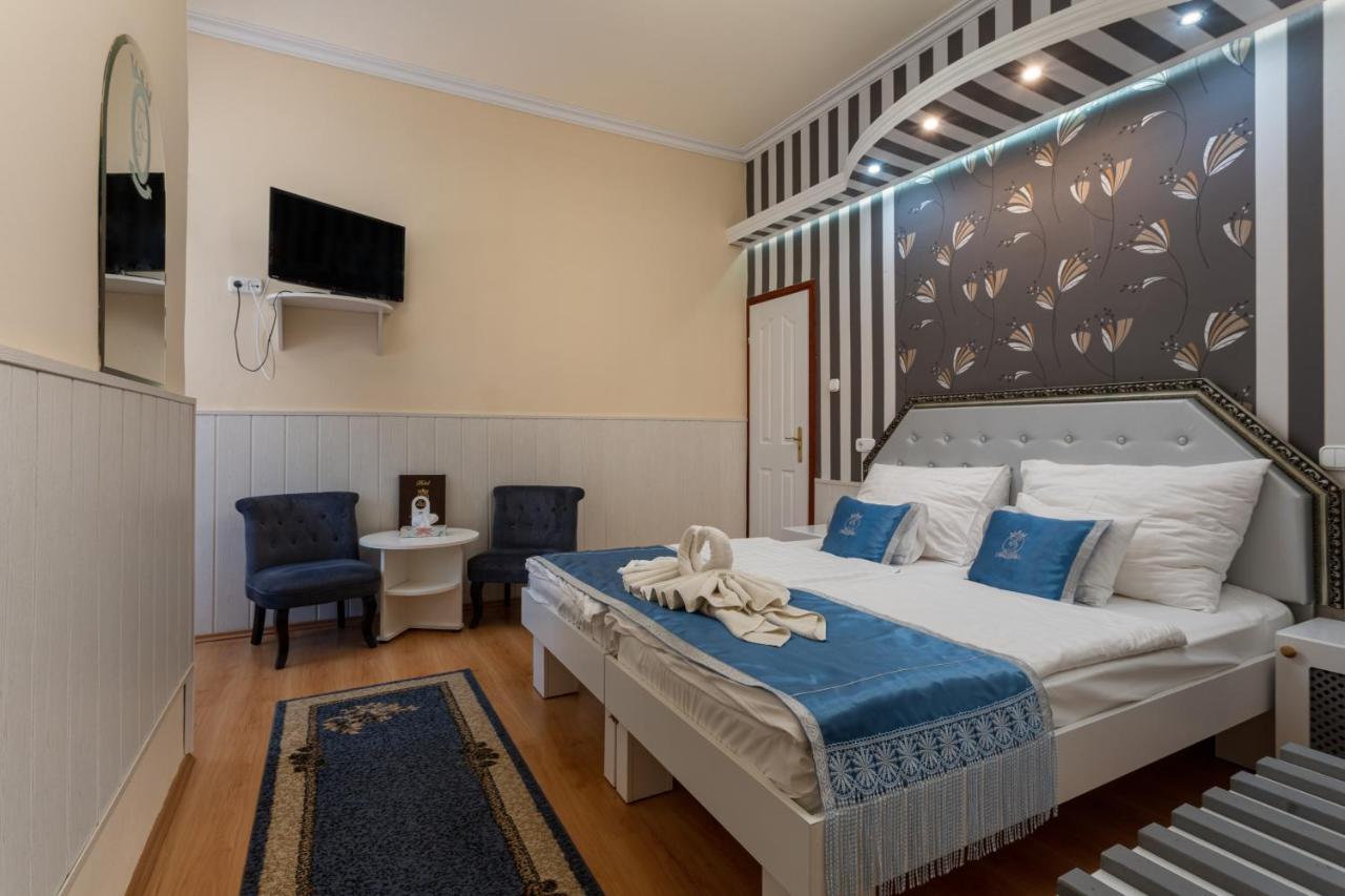 Illes Hotel Szeged Ngoại thất bức ảnh