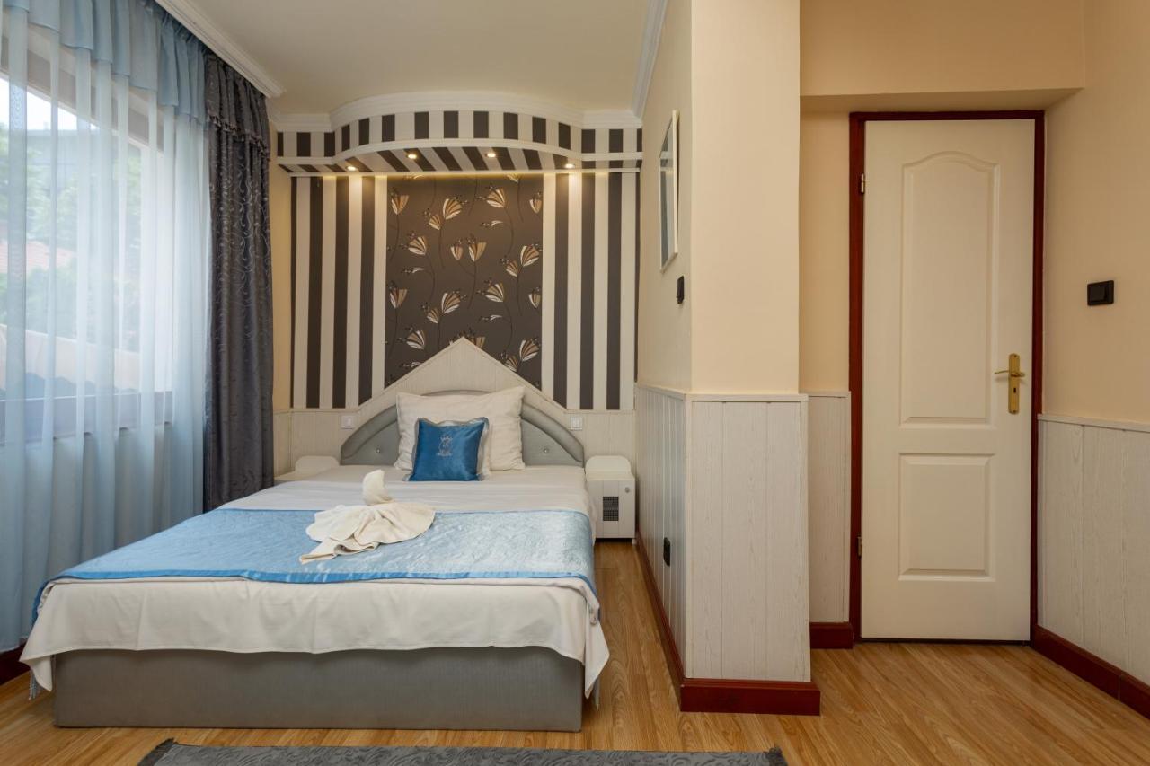 Illes Hotel Szeged Ngoại thất bức ảnh