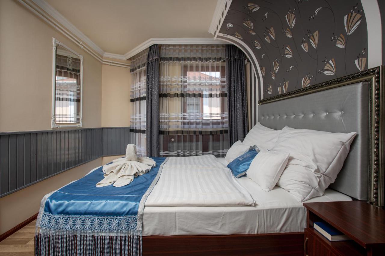 Illes Hotel Szeged Ngoại thất bức ảnh
