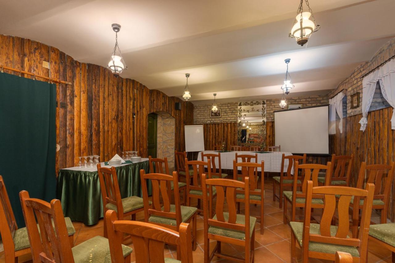 Illes Hotel Szeged Ngoại thất bức ảnh
