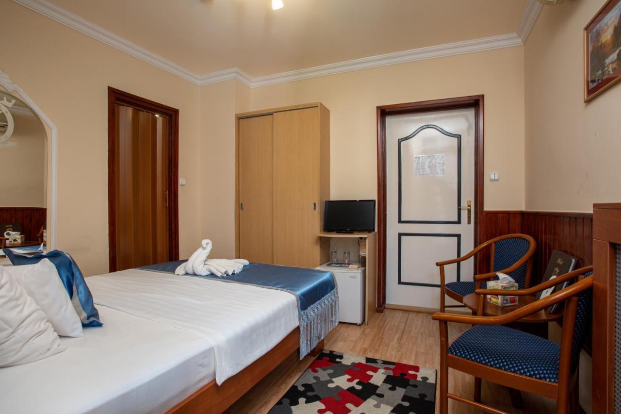 Illes Hotel Szeged Ngoại thất bức ảnh