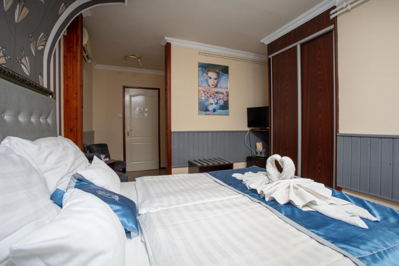 Illes Hotel Szeged Ngoại thất bức ảnh