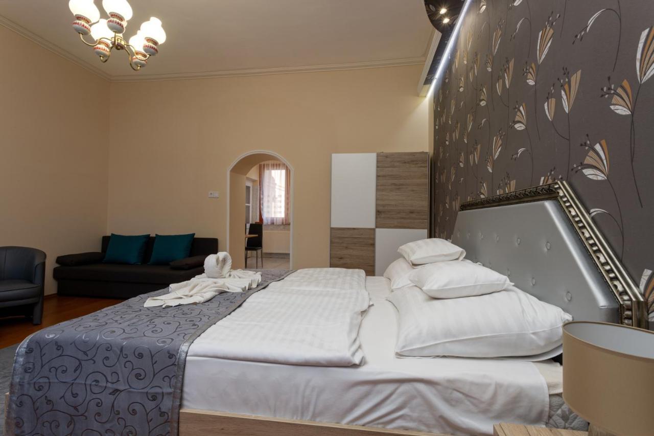 Illes Hotel Szeged Ngoại thất bức ảnh