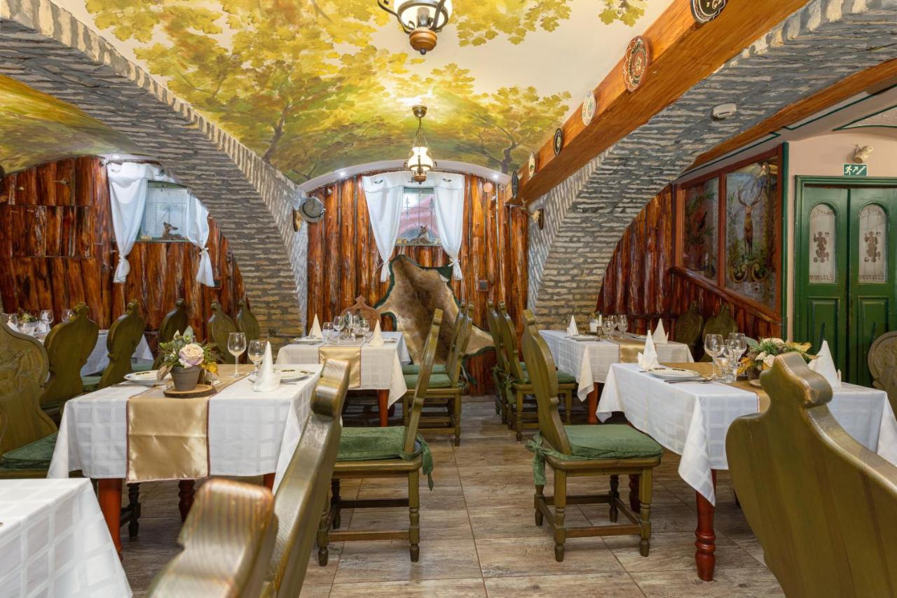 Illes Hotel Szeged Ngoại thất bức ảnh