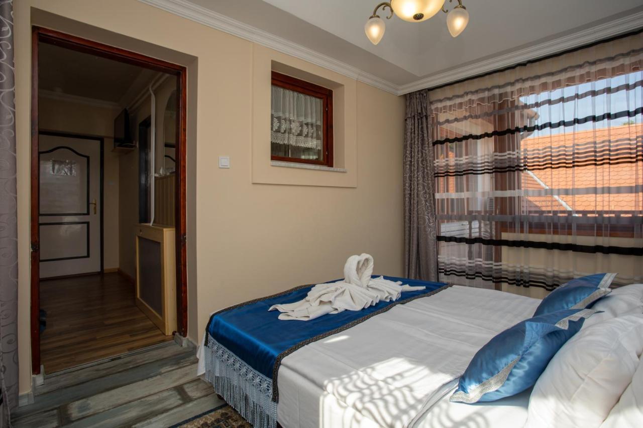Illes Hotel Szeged Ngoại thất bức ảnh
