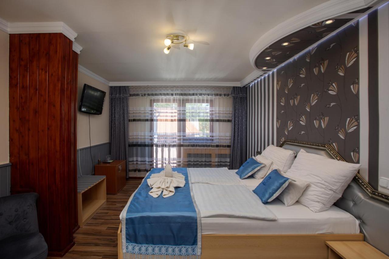 Illes Hotel Szeged Ngoại thất bức ảnh