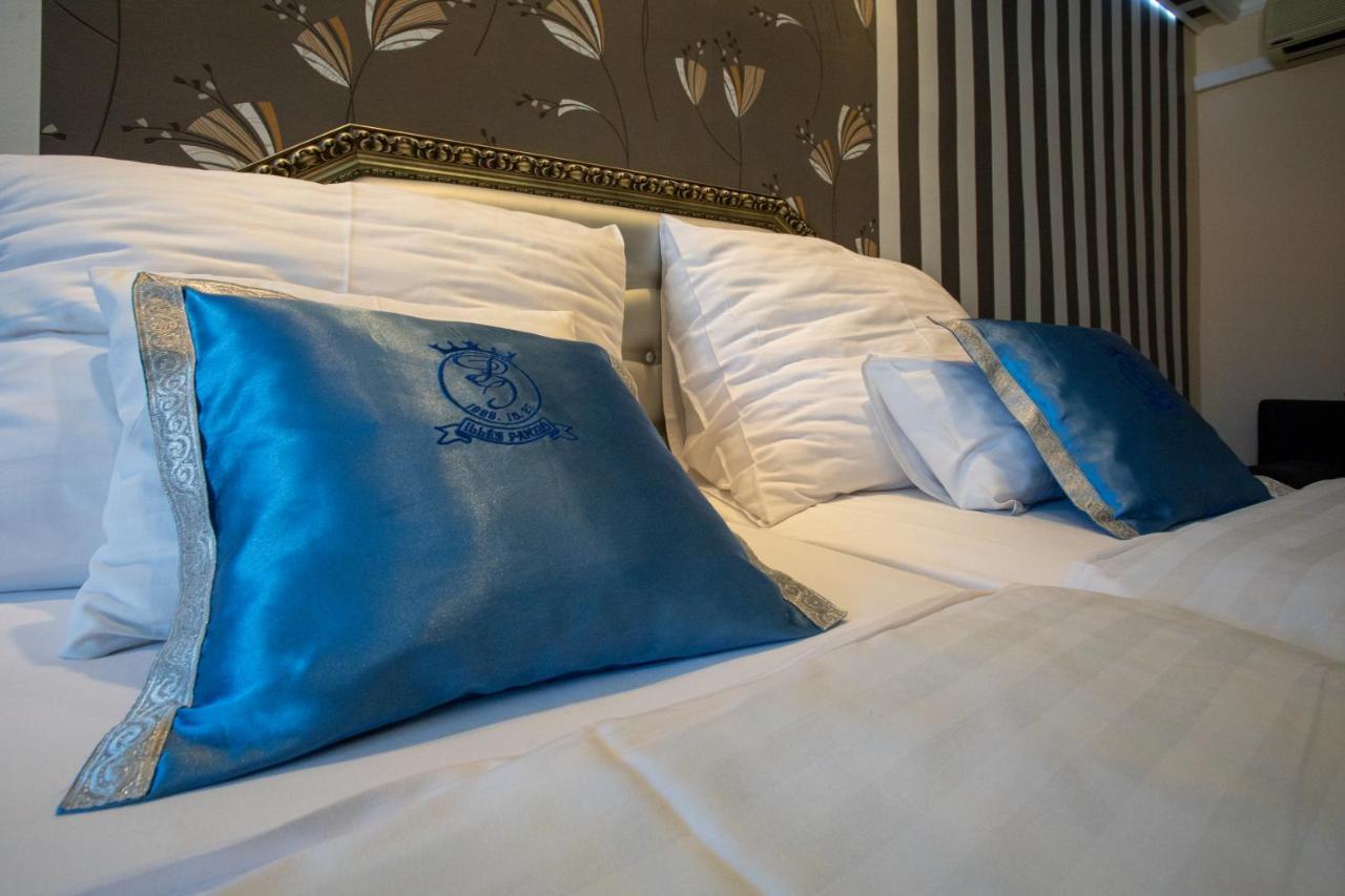 Illes Hotel Szeged Ngoại thất bức ảnh