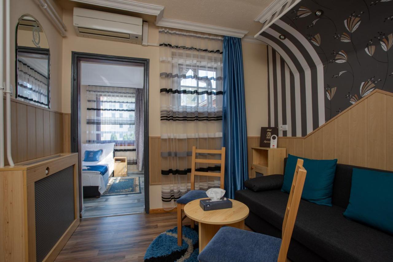 Illes Hotel Szeged Ngoại thất bức ảnh