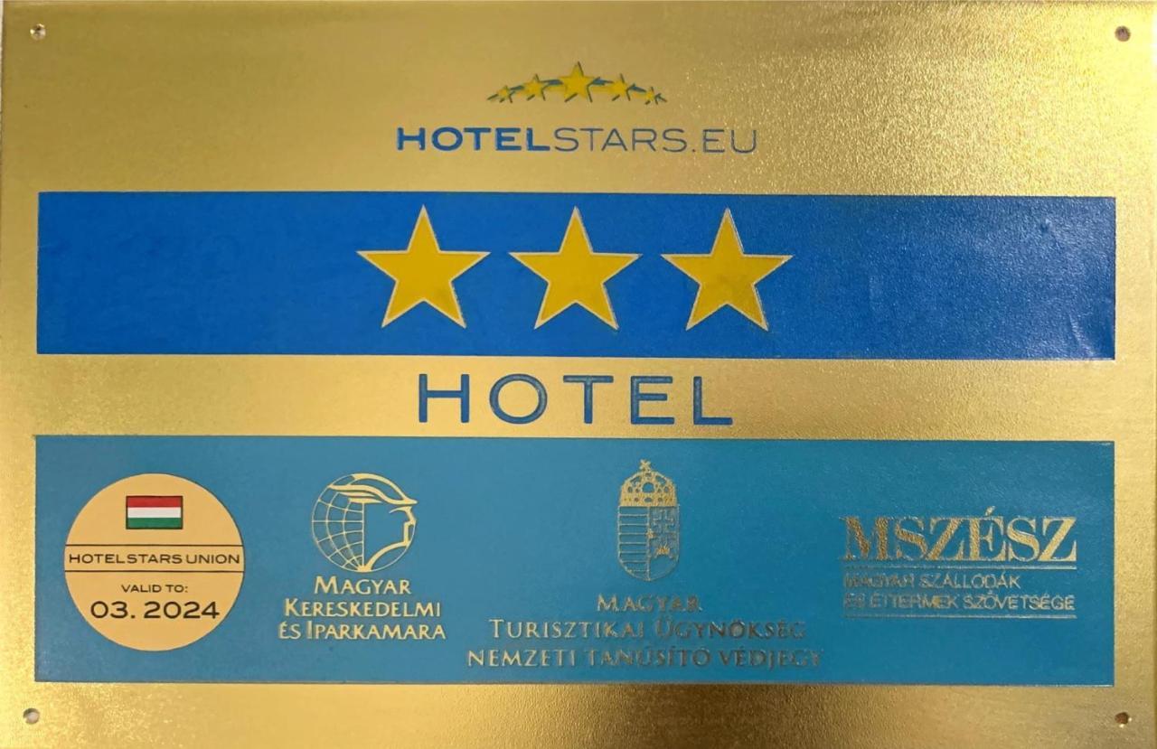 Illes Hotel Szeged Ngoại thất bức ảnh