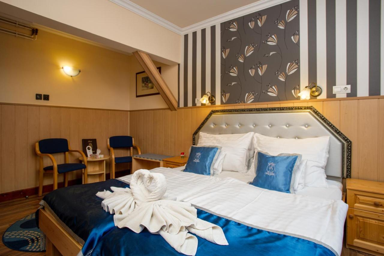 Illes Hotel Szeged Ngoại thất bức ảnh