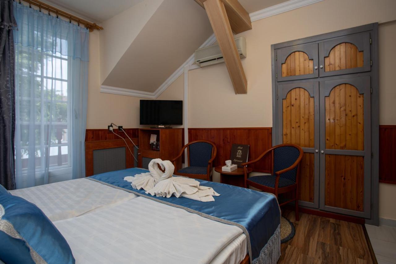 Illes Hotel Szeged Ngoại thất bức ảnh