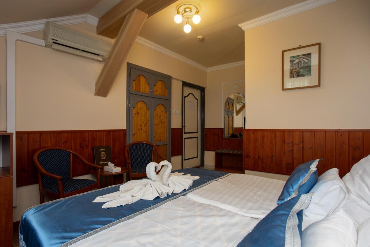 Illes Hotel Szeged Ngoại thất bức ảnh