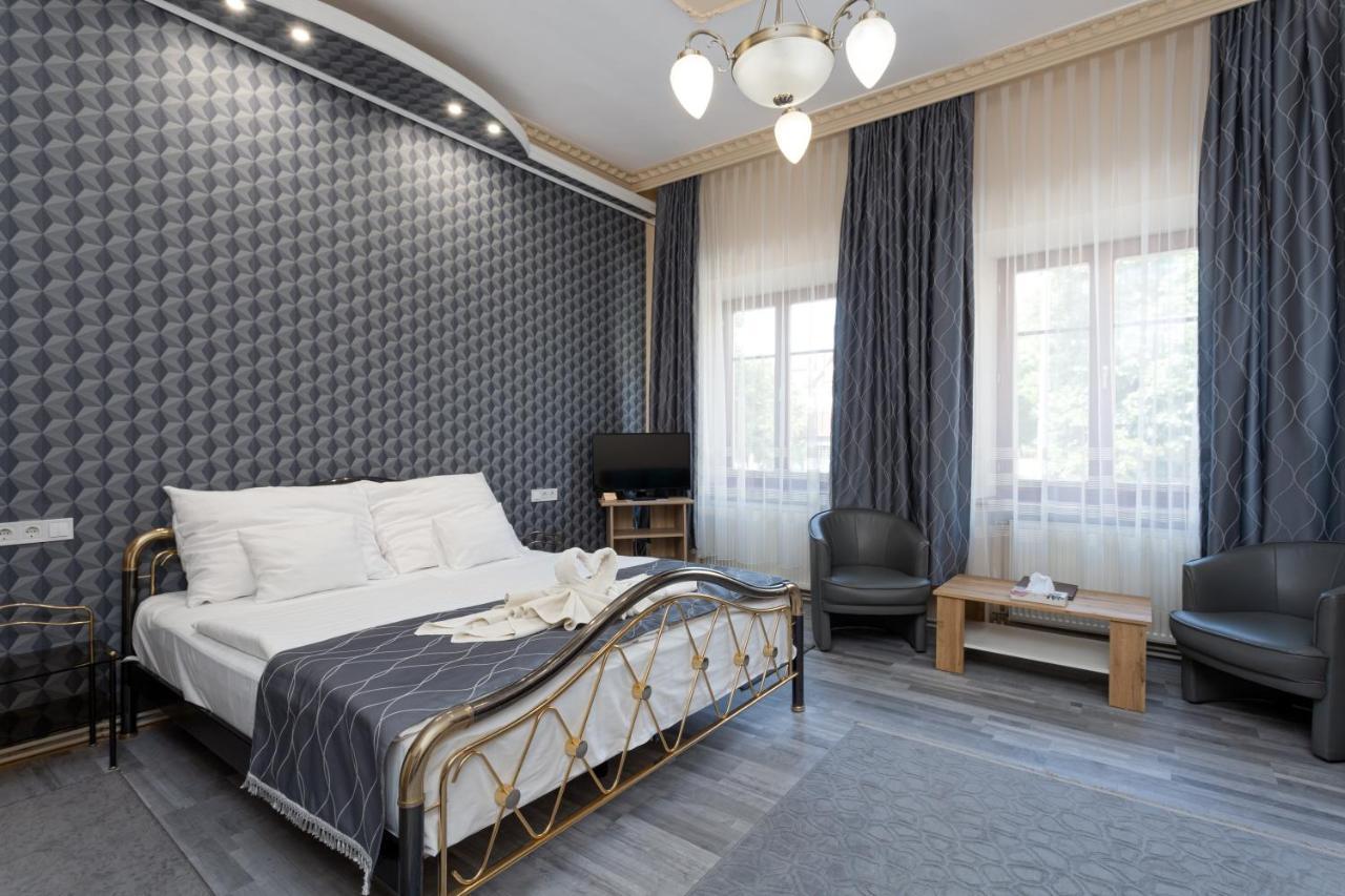 Illes Hotel Szeged Ngoại thất bức ảnh
